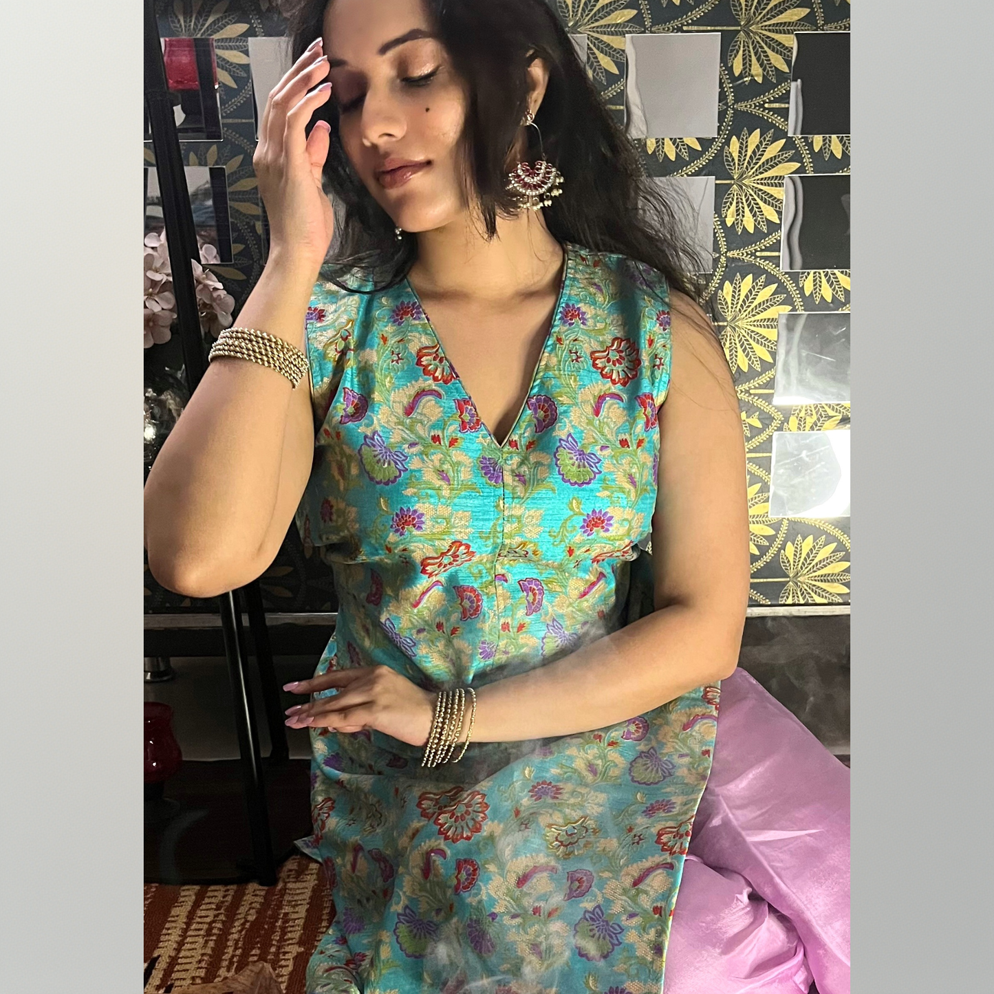 Green Banarasi Kingkhap Silk Slit Kurta Set with Lilac Pants – Sleeveless Festive Wear for Women